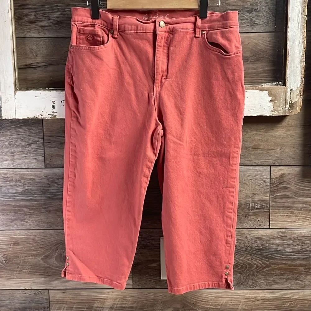 GLORIA VANDERBILT Slimming Effect Amanda Capri Jeans Size 16 Petite Dark Coral